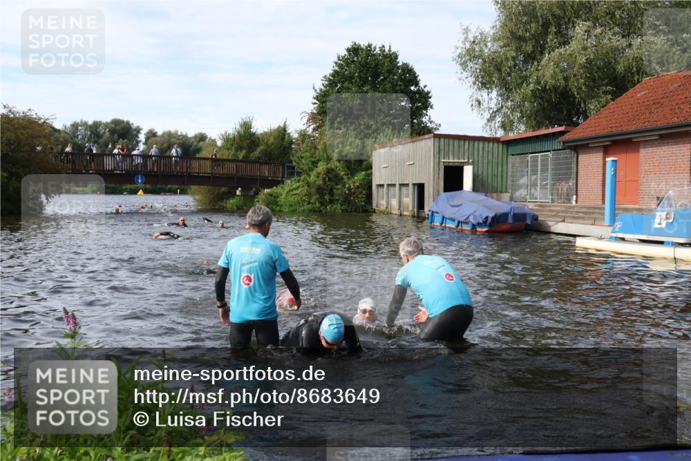 31.08.2025 - Elbe Triathlon Hamburg Luisa Fischer http://msf.ph/oto/8683649 31.08.2025 10:19:32 Schwimmen 1155, 1164, 1187, 1209 meine-sportfotos.de