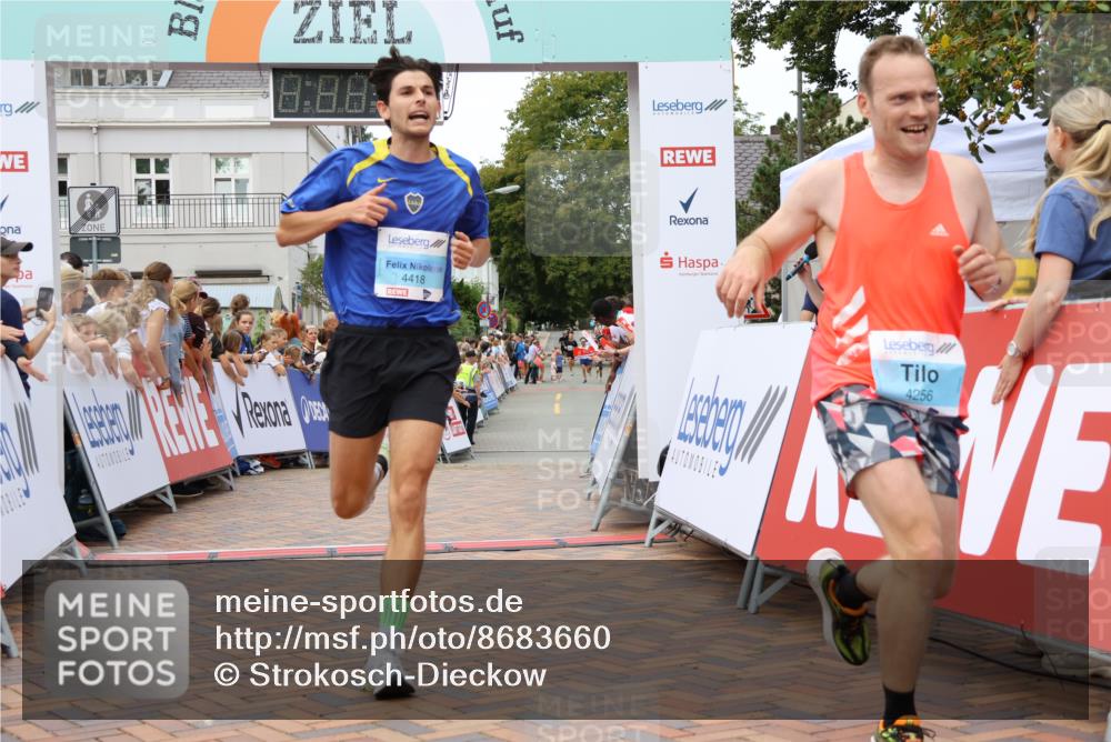 31.08.2025 - 21. Blankeneser Heldenlauf Strokosch-Dieckow http://msf.ph/oto/8683660 31.08.2025 12:03:30 Ziel 4256, 4418, 4032 meine-sportfotos.de