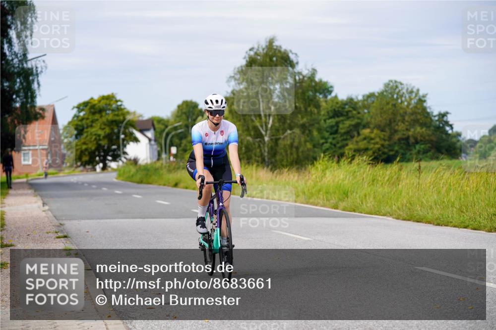 31.08.2025 - Elbe Triathlon Hamburg Michael Burmester http://msf.ph/oto/8683661 31.08.2025 11:12:44 Radfahren 1408, 1481 meine-sportfotos.de