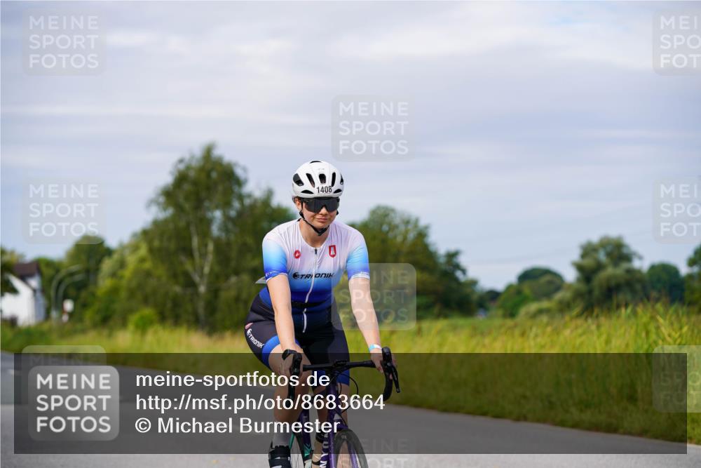 31.08.2025 - Elbe Triathlon Hamburg Michael Burmester http://msf.ph/oto/8683664 31.08.2025 11:12:45 Radfahren 1408, 1481 meine-sportfotos.de