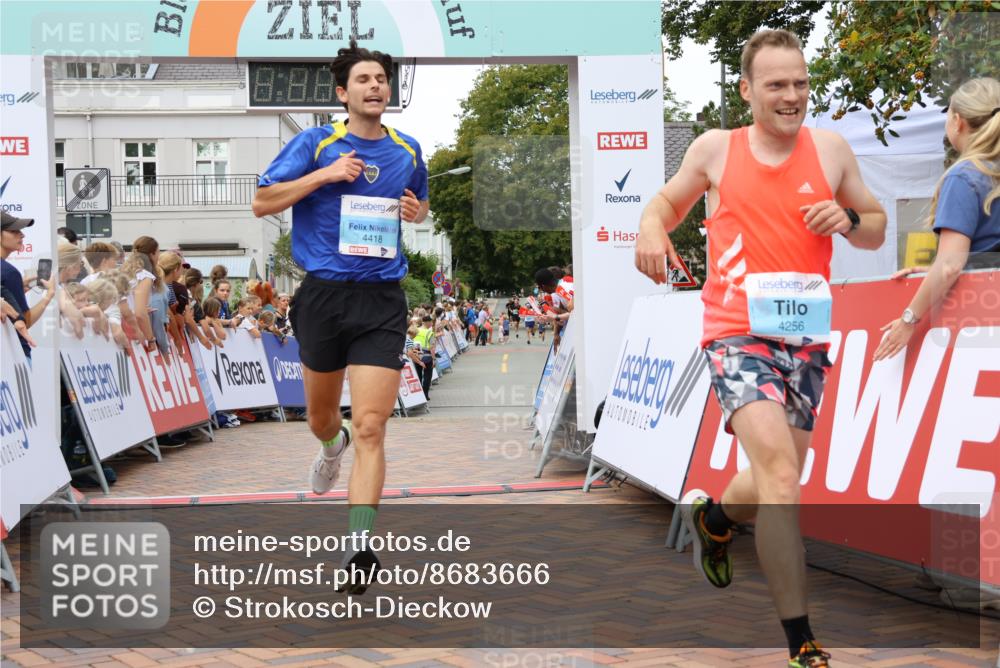 31.08.2025 - 21. Blankeneser Heldenlauf Strokosch-Dieckow http://msf.ph/oto/8683666 31.08.2025 12:03:30 Ziel 4256, 4418, 4032 meine-sportfotos.de