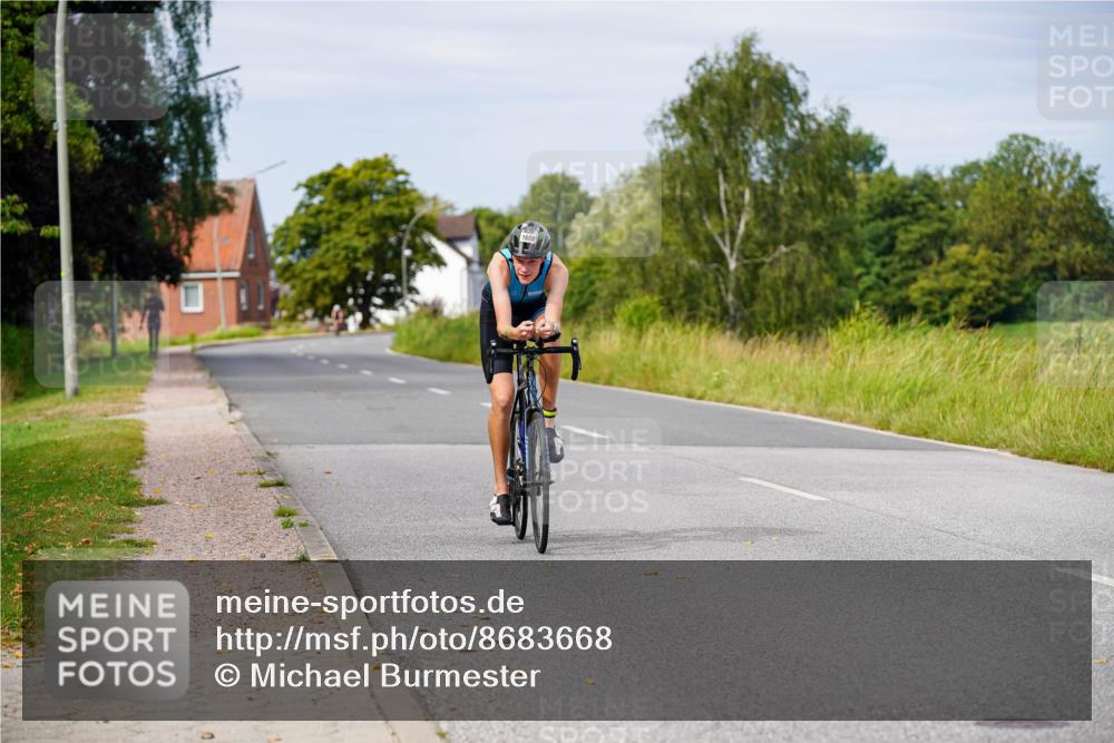 31.08.2025 - Elbe Triathlon Hamburg Michael Burmester http://msf.ph/oto/8683668 31.08.2025 11:12:55 Radfahren 1608 meine-sportfotos.de
