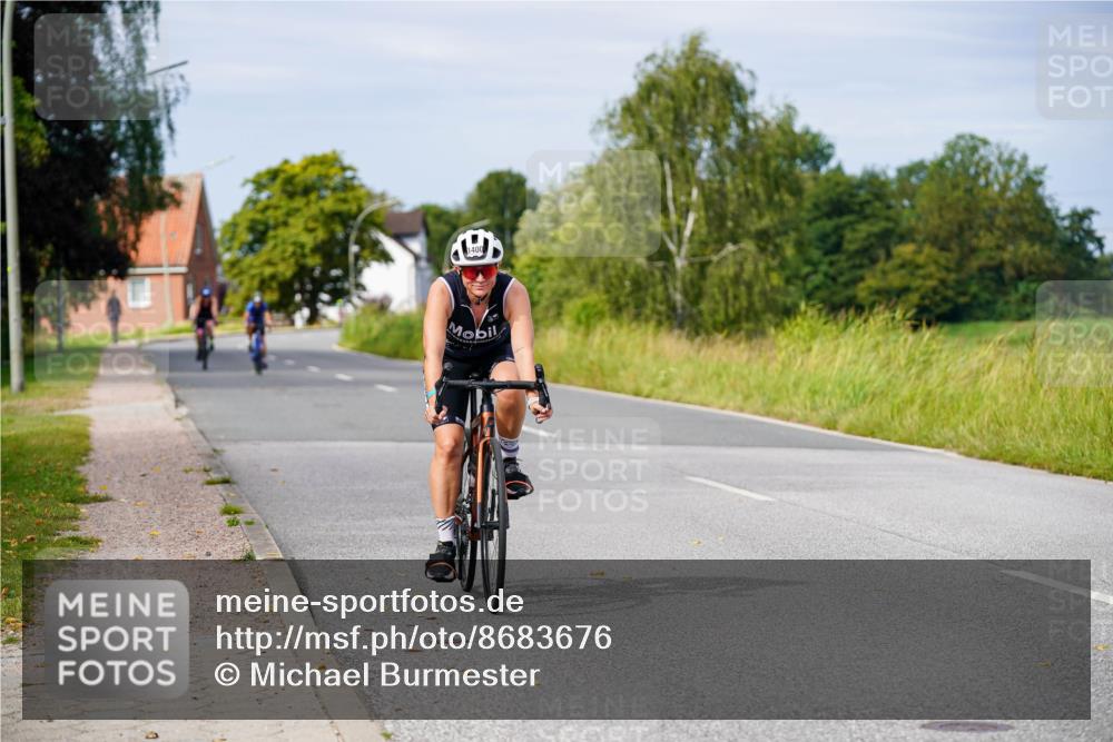 31.08.2025 - Elbe Triathlon Hamburg Michael Burmester http://msf.ph/oto/8683676 31.08.2025 11:13:15 Radfahren 1400, 1406, 1450 meine-sportfotos.de