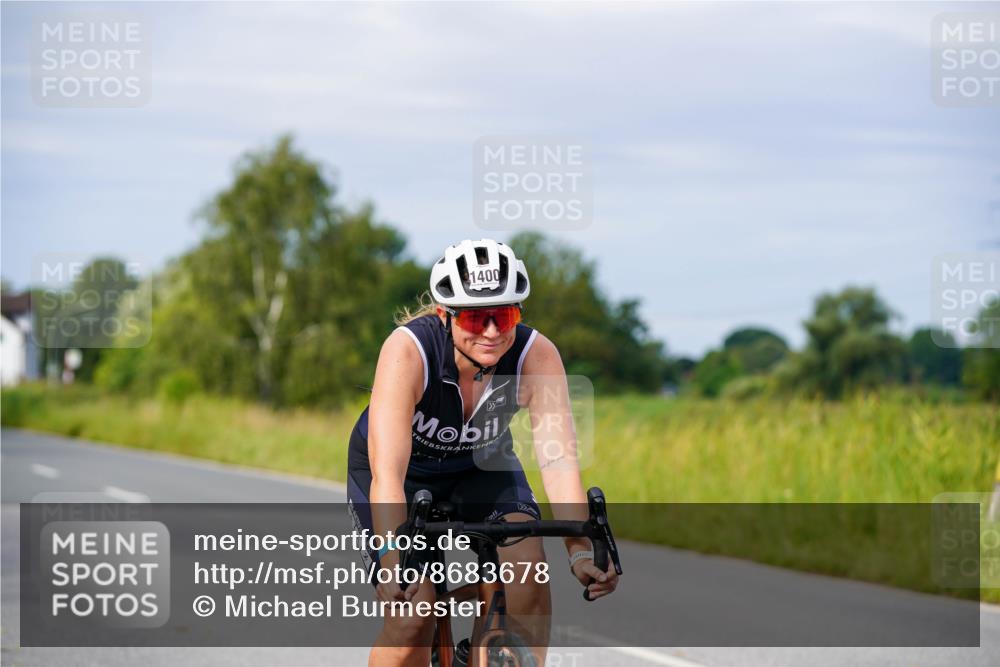 31.08.2025 - Elbe Triathlon Hamburg Michael Burmester http://msf.ph/oto/8683678 31.08.2025 11:13:16 Radfahren 1400, 1406, 1450 meine-sportfotos.de