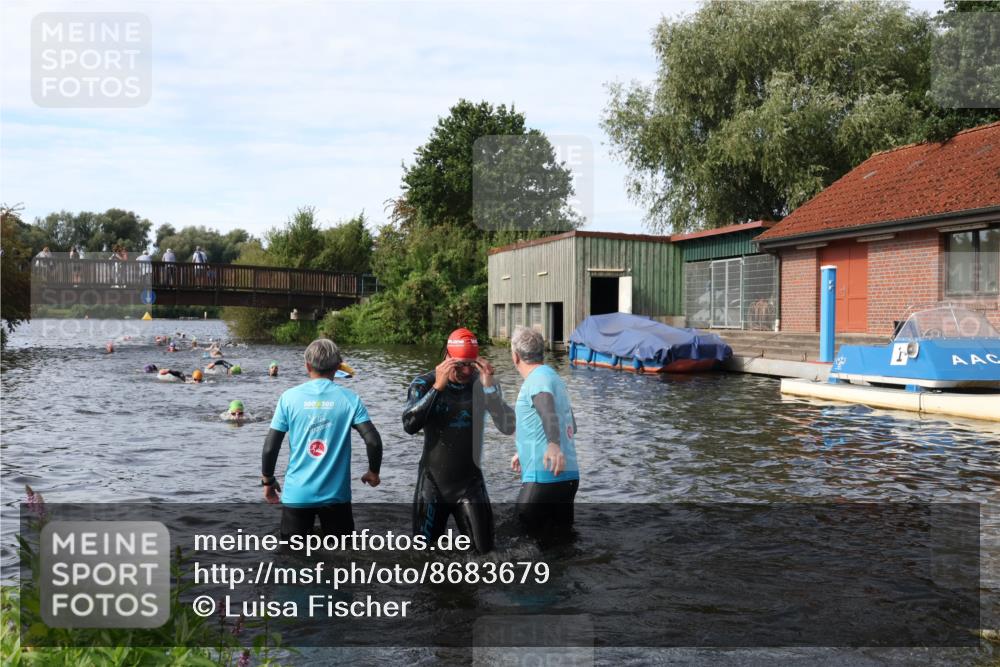 31.08.2025 - Elbe Triathlon Hamburg Luisa Fischer http://msf.ph/oto/8683679 31.08.2025 10:19:41 Schwimmen 1155, 1164, 1209 meine-sportfotos.de