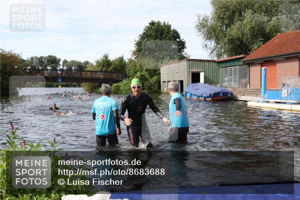 31.08.2025 - Elbe Triathlon Hamburg Luisa Fischer http://msf.ph/oto/8683688 31.08.2025 10:19:51 Schwimmen 1246 meine-sportfotos.de