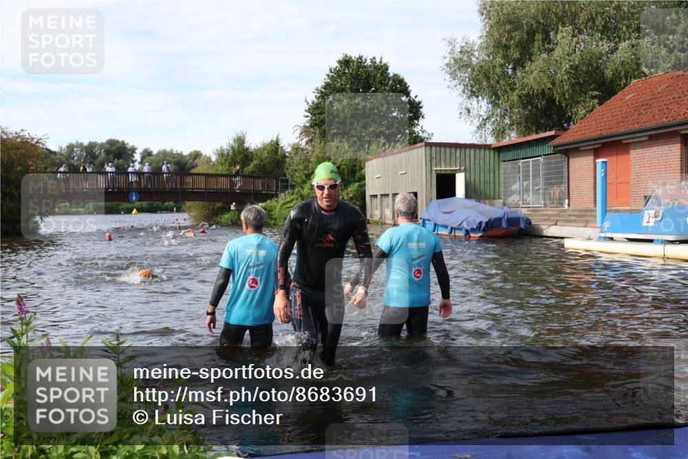 31.08.2025 - Elbe Triathlon Hamburg Luisa Fischer http://msf.ph/oto/8683691 31.08.2025 10:19:52 Schwimmen 1246 meine-sportfotos.de