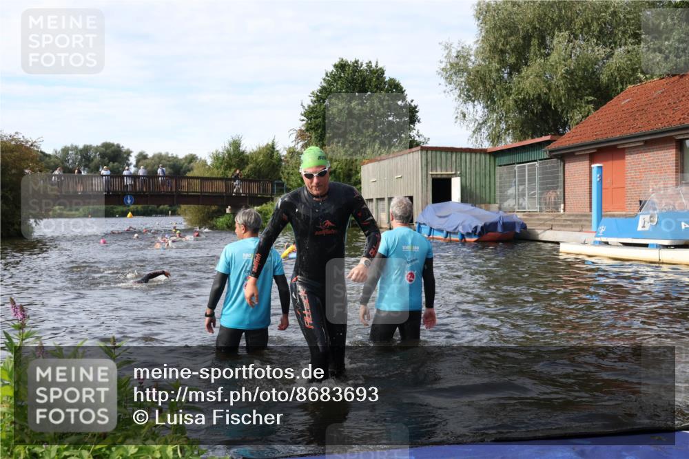 31.08.2025 - Elbe Triathlon Hamburg Luisa Fischer http://msf.ph/oto/8683693 31.08.2025 10:19:52 Schwimmen 1246 meine-sportfotos.de
