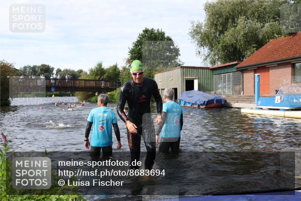 31.08.2025 - Elbe Triathlon Hamburg Luisa Fischer http://msf.ph/oto/8683694 31.08.2025 10:19:52 Schwimmen 1246 meine-sportfotos.de