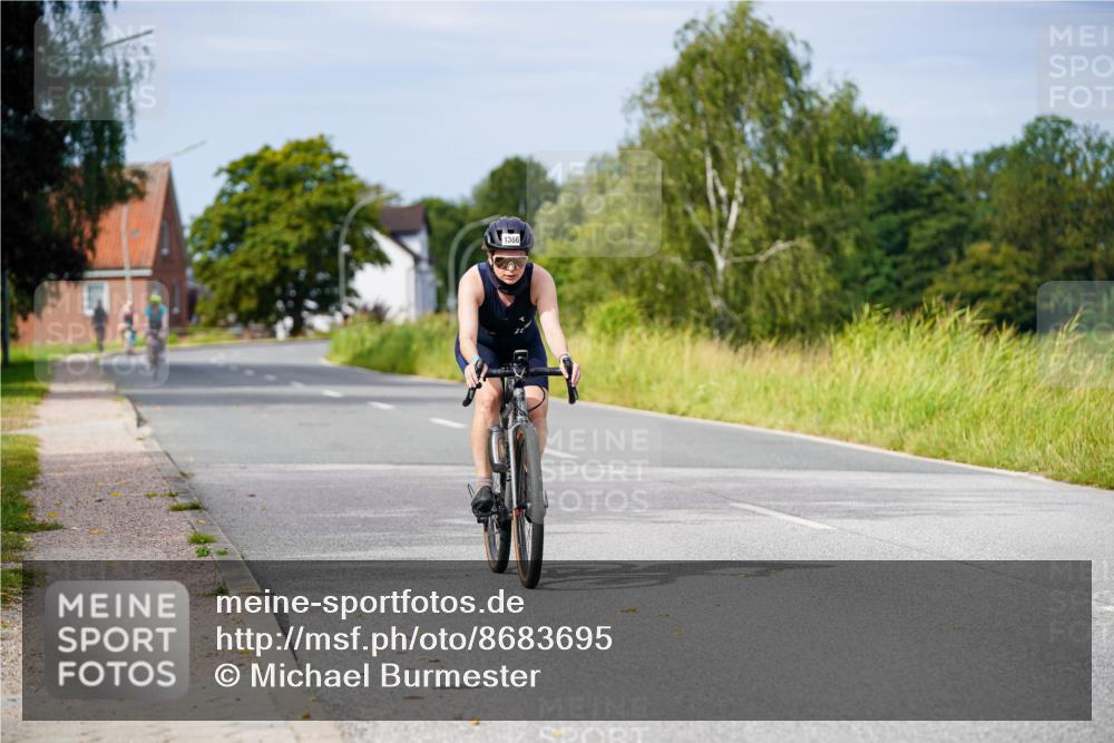 31.08.2025 - Elbe Triathlon Hamburg Michael Burmester http://msf.ph/oto/8683695 31.08.2025 11:13:30 Radfahren 1366 meine-sportfotos.de