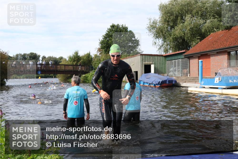 31.08.2025 - Elbe Triathlon Hamburg Luisa Fischer http://msf.ph/oto/8683696 31.08.2025 10:19:53 Schwimmen 1246 meine-sportfotos.de