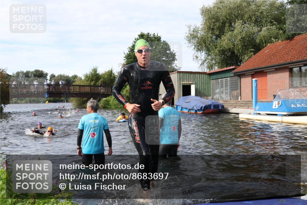 31.08.2025 - Elbe Triathlon Hamburg Luisa Fischer http://msf.ph/oto/8683697 31.08.2025 10:19:53 Schwimmen 1246 meine-sportfotos.de
