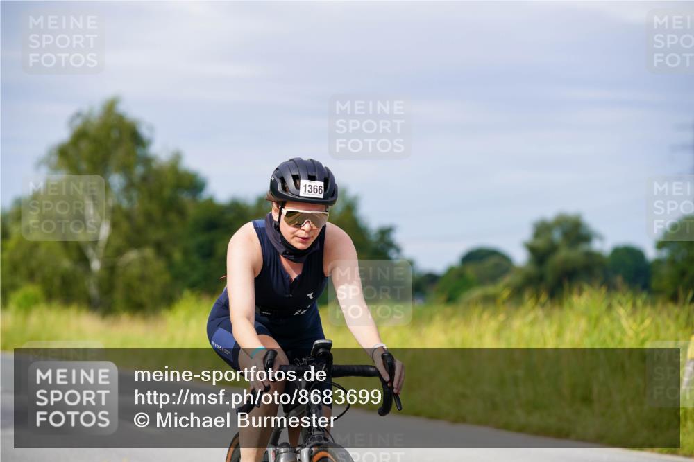 31.08.2025 - Elbe Triathlon Hamburg Michael Burmester http://msf.ph/oto/8683699 31.08.2025 11:13:31 Radfahren 1366 meine-sportfotos.de
