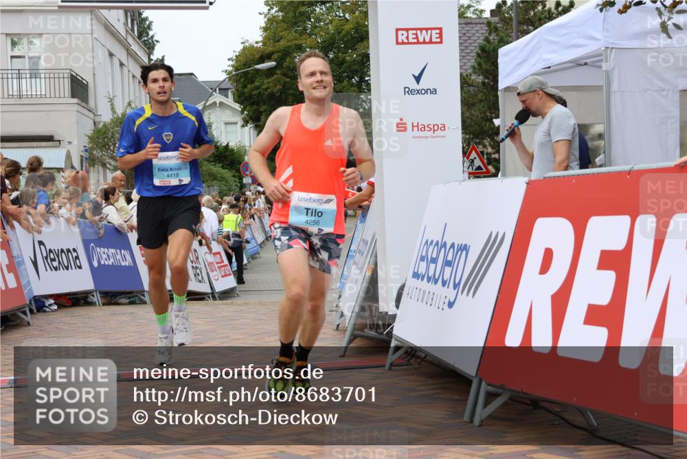 31.08.2025 - 21. Blankeneser Heldenlauf Strokosch-Dieckow http://msf.ph/oto/8683701 31.08.2025 12:03:29 Ziel 4256, 4418, 4032 meine-sportfotos.de