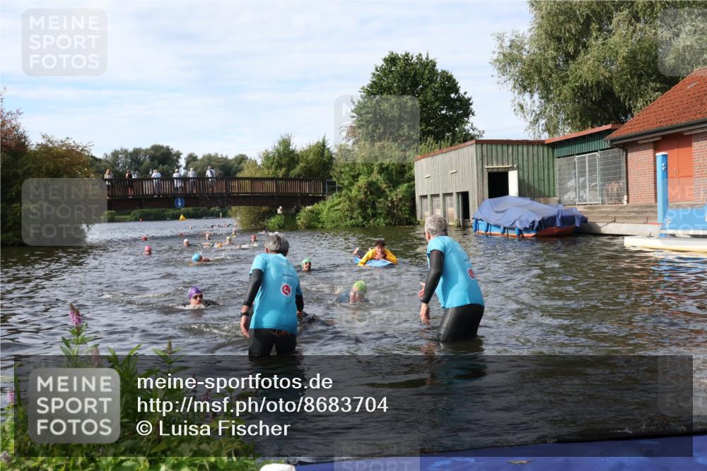 31.08.2025 - Elbe Triathlon Hamburg Luisa Fischer http://msf.ph/oto/8683704 31.08.2025 10:20:00 Schwimmen 1185, 1208, 1445 meine-sportfotos.de