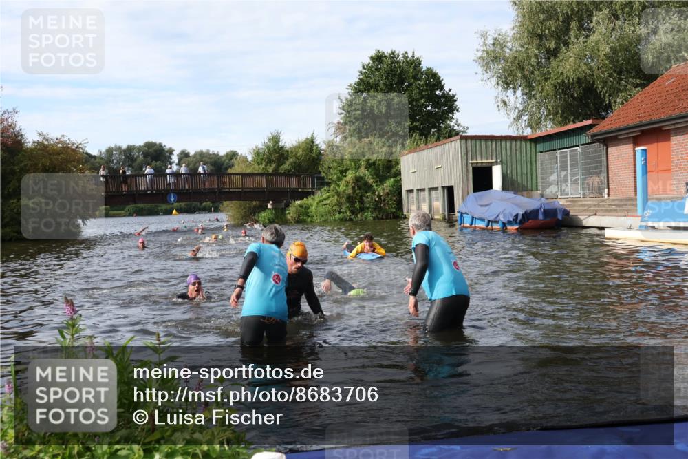 31.08.2025 - Elbe Triathlon Hamburg Luisa Fischer http://msf.ph/oto/8683706 31.08.2025 10:20:00 Schwimmen 1185, 1208, 1445 meine-sportfotos.de