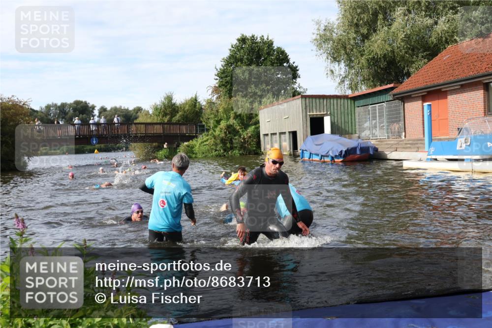 31.08.2025 - Elbe Triathlon Hamburg Luisa Fischer http://msf.ph/oto/8683713 31.08.2025 10:20:02 Schwimmen 1185, 1208, 1445 meine-sportfotos.de