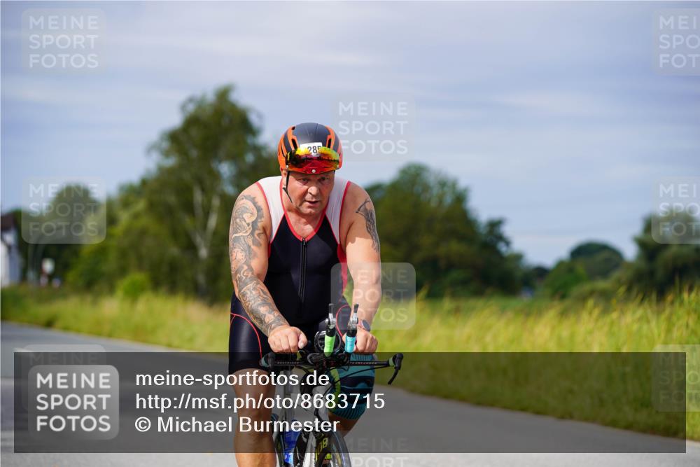 31.08.2025 - Elbe Triathlon Hamburg Michael Burmester http://msf.ph/oto/8683715 31.08.2025 11:13:44 Radfahren 1285, 1405 meine-sportfotos.de