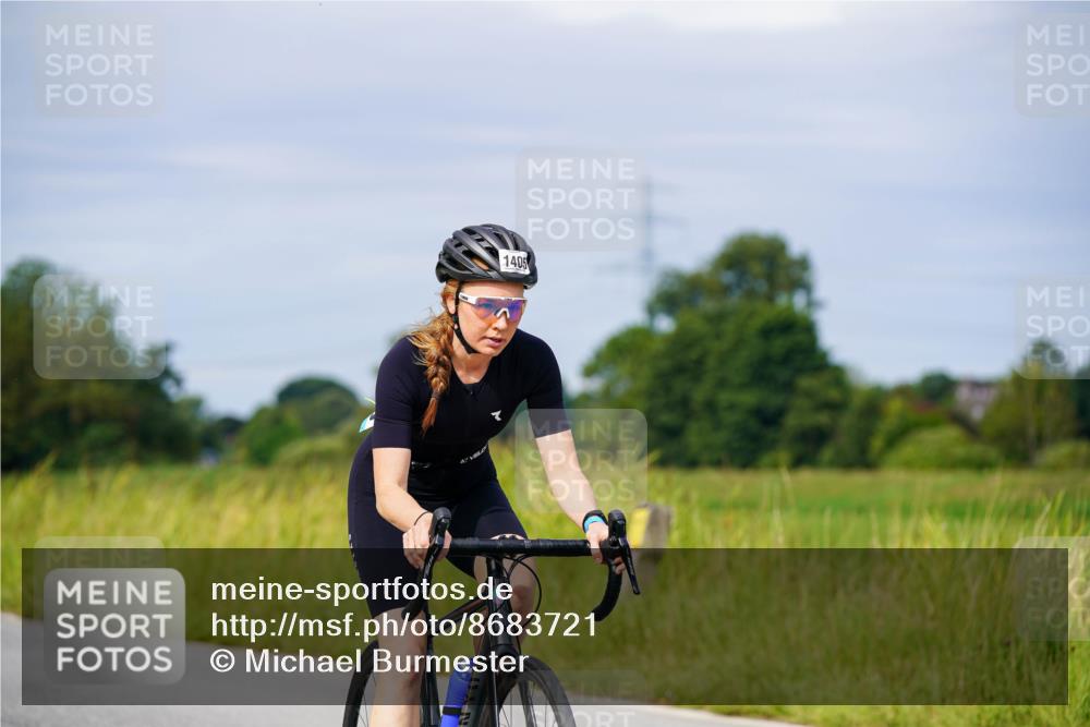 31.08.2025 - Elbe Triathlon Hamburg Michael Burmester http://msf.ph/oto/8683721 31.08.2025 11:13:51 Radfahren 1392, 1405 meine-sportfotos.de