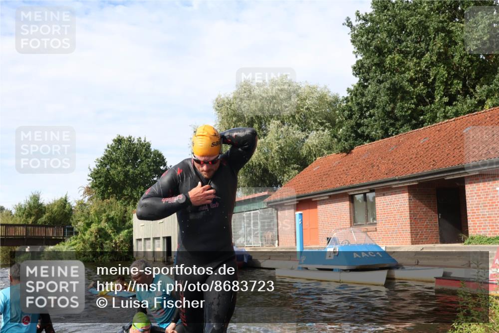 31.08.2025 - Elbe Triathlon Hamburg Luisa Fischer http://msf.ph/oto/8683723 31.08.2025 10:20:04 Schwimmen 1185, 1208, 1445 meine-sportfotos.de