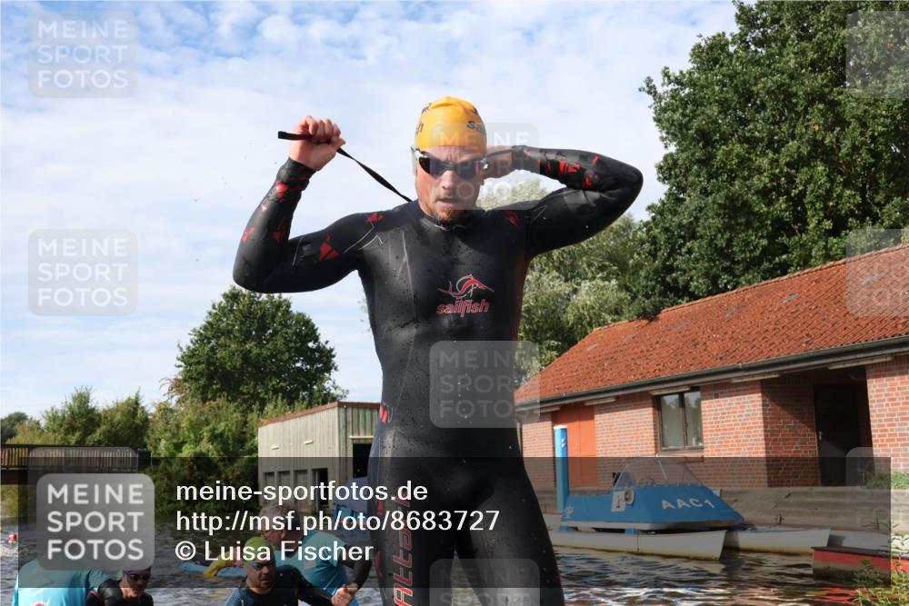 31.08.2025 - Elbe Triathlon Hamburg Luisa Fischer http://msf.ph/oto/8683727 31.08.2025 10:20:05 Schwimmen 1185, 1208, 1445 meine-sportfotos.de