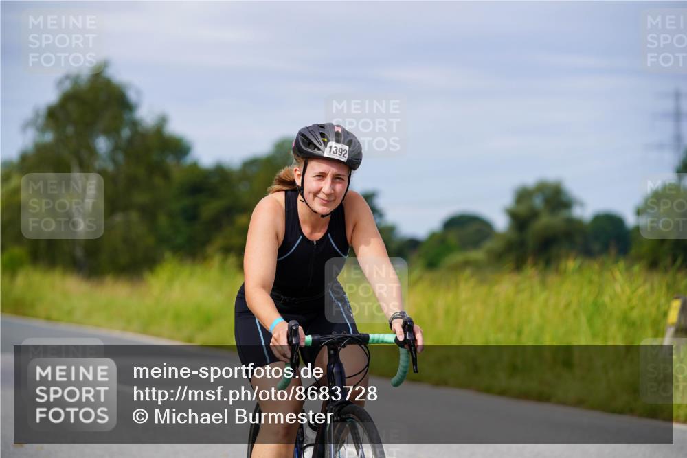 31.08.2025 - Elbe Triathlon Hamburg Michael Burmester http://msf.ph/oto/8683728 31.08.2025 11:13:54 Radfahren 1392, 1486 meine-sportfotos.de