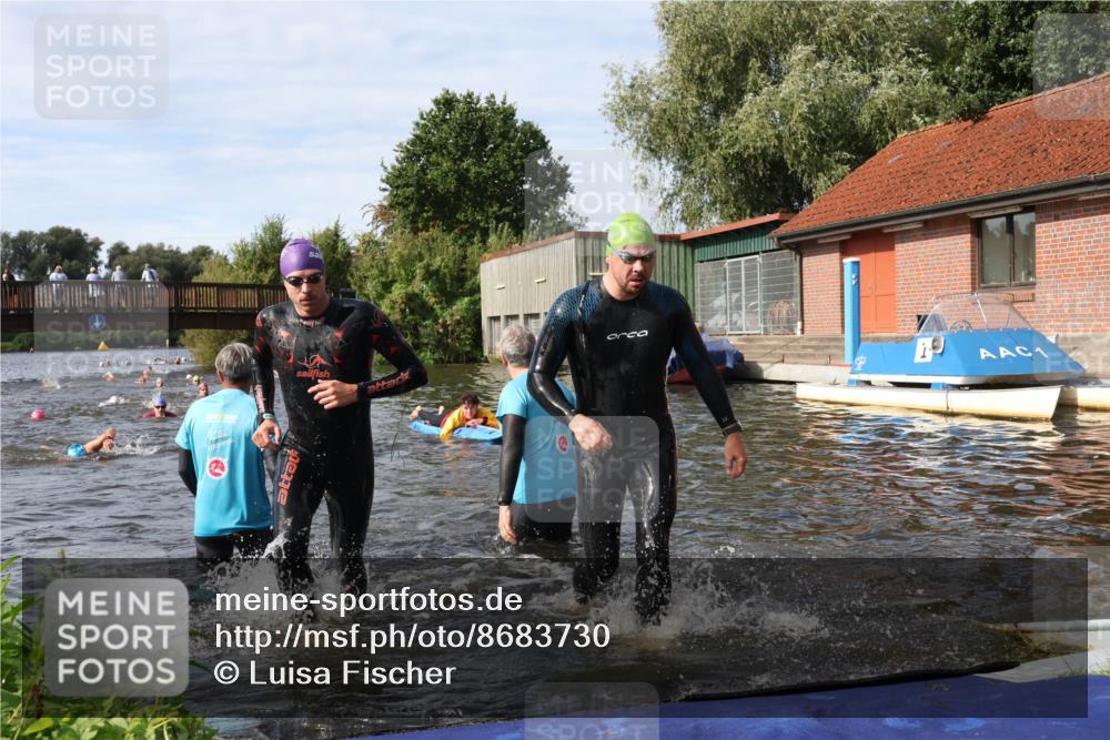 31.08.2025 - Elbe Triathlon Hamburg Luisa Fischer http://msf.ph/oto/8683730 31.08.2025 10:20:06 Schwimmen 1185, 1208, 1445 meine-sportfotos.de
