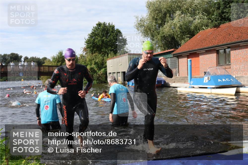 31.08.2025 - Elbe Triathlon Hamburg Luisa Fischer http://msf.ph/oto/8683731 31.08.2025 10:20:07 Schwimmen 1185, 1208, 1445 meine-sportfotos.de