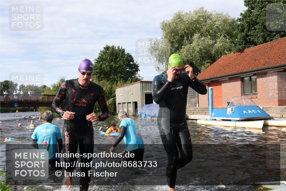 31.08.2025 - Elbe Triathlon Hamburg Luisa Fischer http://msf.ph/oto/8683733 31.08.2025 10:20:07 Schwimmen 1185, 1208, 1445 meine-sportfotos.de