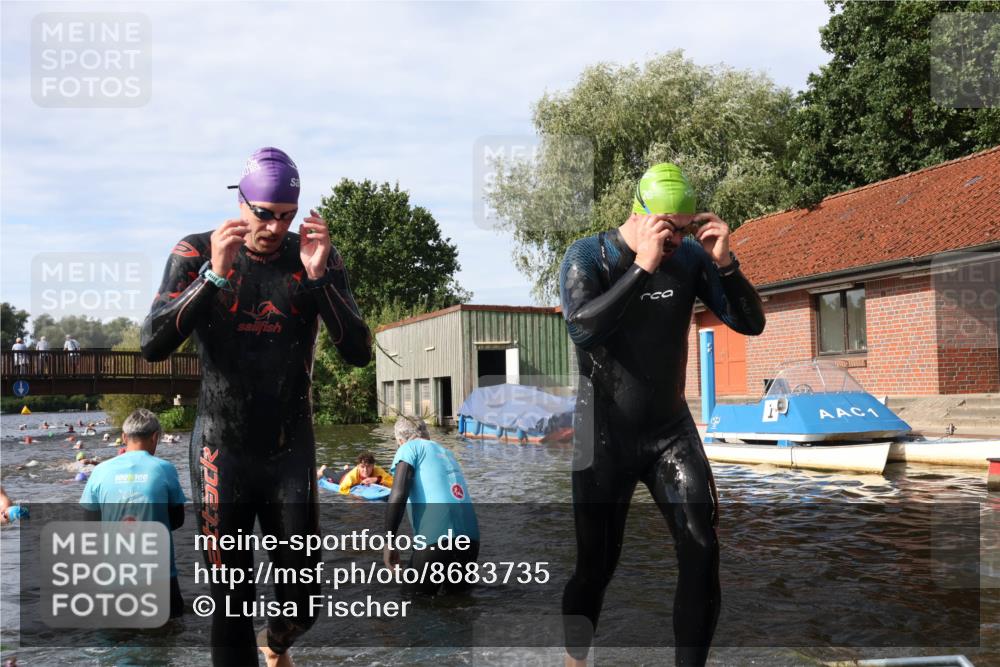31.08.2025 - Elbe Triathlon Hamburg Luisa Fischer http://msf.ph/oto/8683735 31.08.2025 10:20:07 Schwimmen 1185, 1208, 1445 meine-sportfotos.de