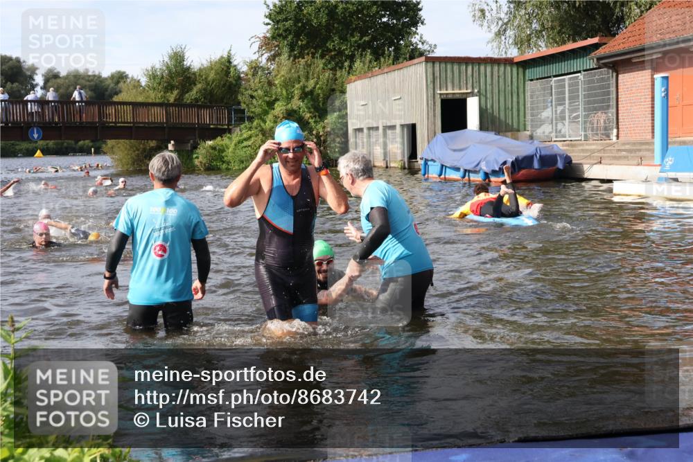31.08.2025 - Elbe Triathlon Hamburg Luisa Fischer http://msf.ph/oto/8683742 31.08.2025 10:20:17 Schwimmen 1014, 1143, 1226 meine-sportfotos.de