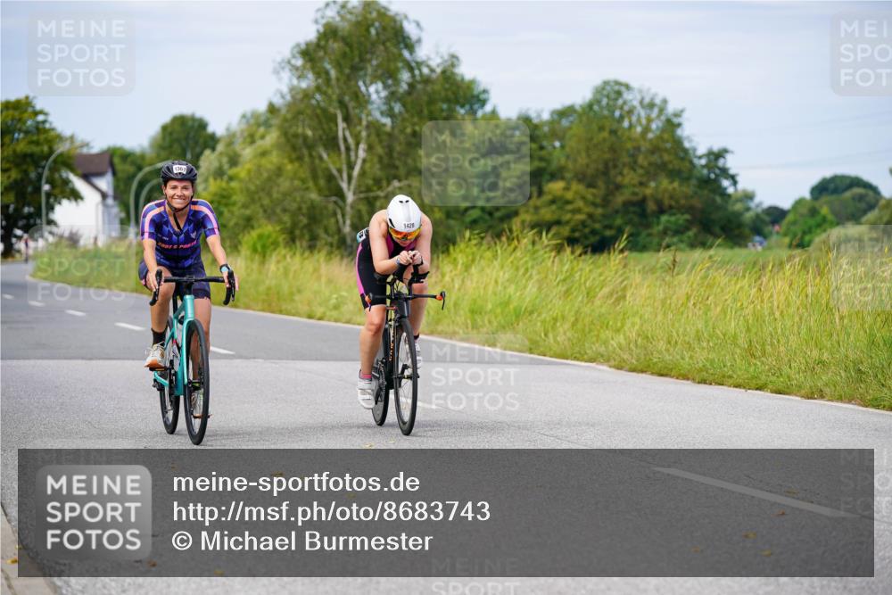 31.08.2025 - Elbe Triathlon Hamburg Michael Burmester http://msf.ph/oto/8683743 31.08.2025 11:14:08 Radfahren 1346, 1361, 1401, 1428 meine-sportfotos.de