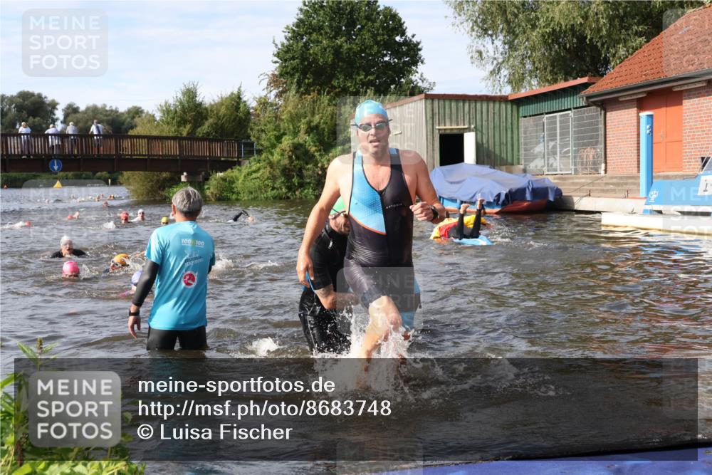 31.08.2025 - Elbe Triathlon Hamburg Luisa Fischer http://msf.ph/oto/8683748 31.08.2025 10:20:19 Schwimmen 1014, 1143, 1226 meine-sportfotos.de