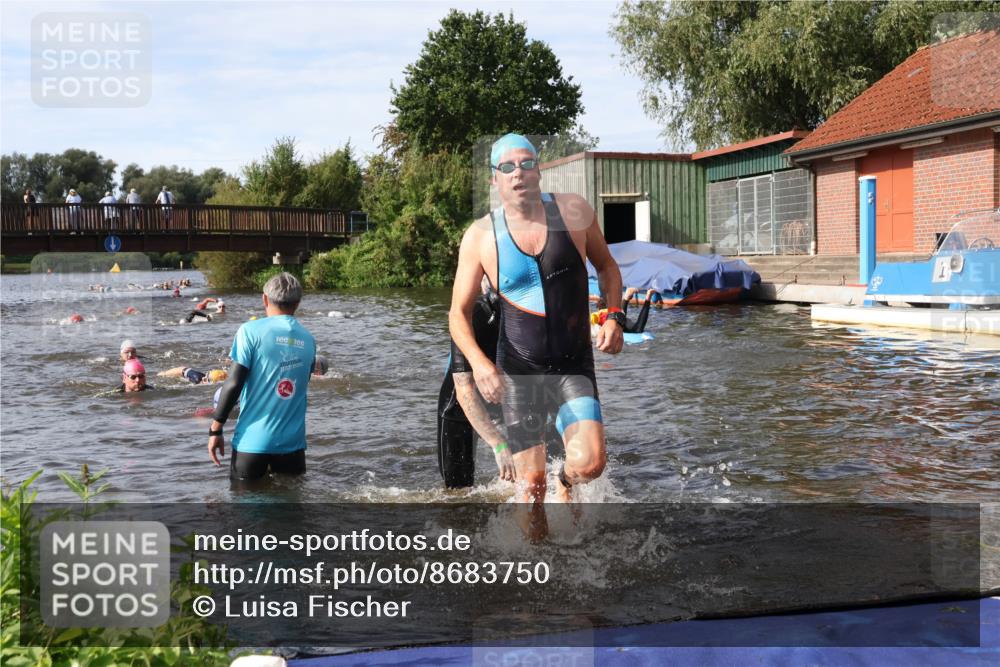 31.08.2025 - Elbe Triathlon Hamburg Luisa Fischer http://msf.ph/oto/8683750 31.08.2025 10:20:19 Schwimmen 1014, 1143, 1226 meine-sportfotos.de