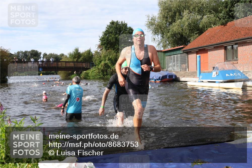 31.08.2025 - Elbe Triathlon Hamburg Luisa Fischer http://msf.ph/oto/8683753 31.08.2025 10:20:20 Schwimmen 1014, 1143, 1226 meine-sportfotos.de