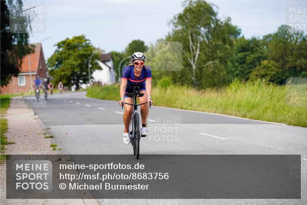 31.08.2025 - Elbe Triathlon Hamburg Michael Burmester http://msf.ph/oto/8683756 31.08.2025 11:14:12 Radfahren 1361, 1401, 1428 meine-sportfotos.de