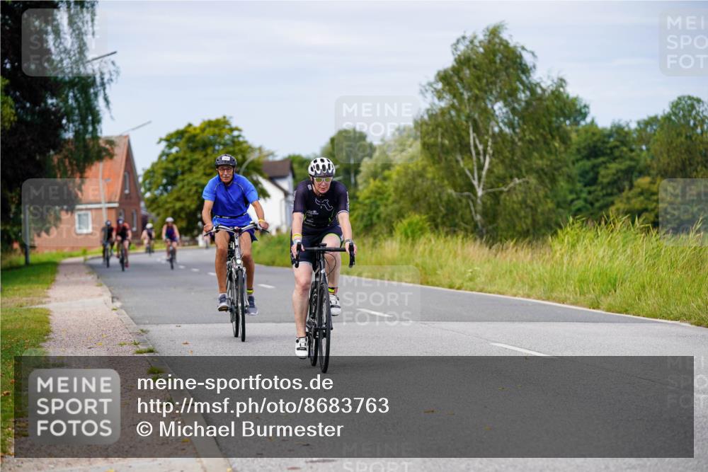 31.08.2025 - Elbe Triathlon Hamburg Michael Burmester http://msf.ph/oto/8683763 31.08.2025 11:14:20 Radfahren 1341, 1483 meine-sportfotos.de