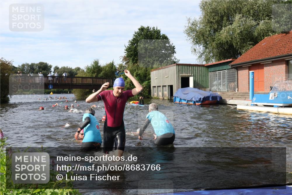 31.08.2025 - Elbe Triathlon Hamburg Luisa Fischer http://msf.ph/oto/8683766 31.08.2025 10:20:24 Schwimmen 1014, 1127, 1140, 1143, 1180, 1224, 1226 meine-sportfotos.de