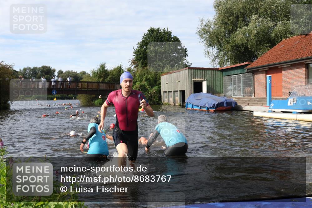 31.08.2025 - Elbe Triathlon Hamburg Luisa Fischer http://msf.ph/oto/8683767 31.08.2025 10:20:24 Schwimmen 1014, 1127, 1140, 1143, 1180, 1224, 1226 meine-sportfotos.de