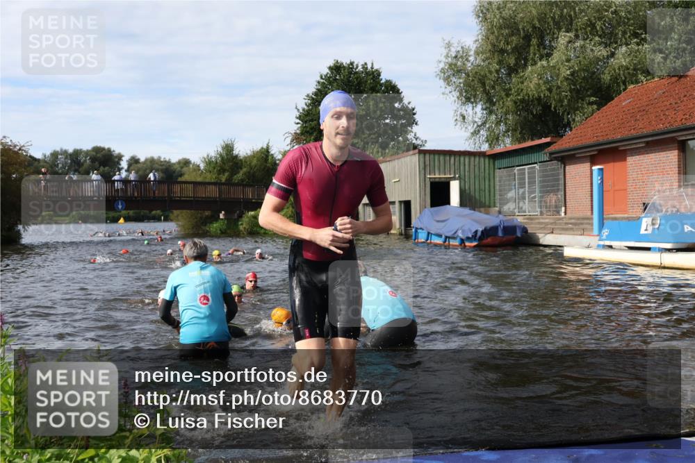 31.08.2025 - Elbe Triathlon Hamburg Luisa Fischer http://msf.ph/oto/8683770 31.08.2025 10:20:25 Schwimmen 1014, 1127, 1140, 1143, 1180, 1216, 1224, 1226 meine-sportfotos.de