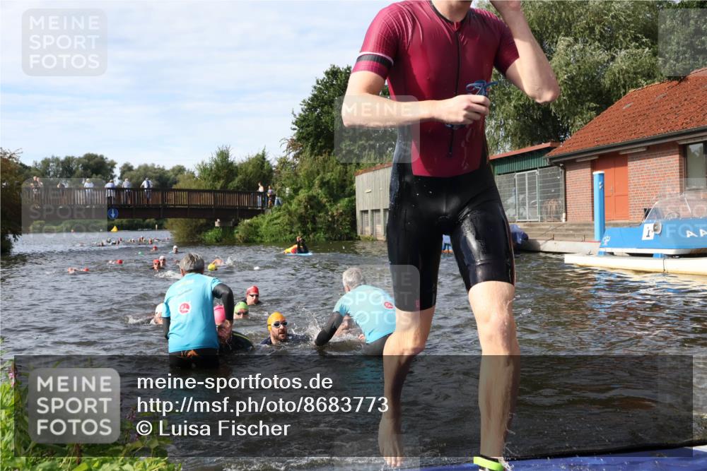 31.08.2025 - Elbe Triathlon Hamburg Luisa Fischer http://msf.ph/oto/8683773 31.08.2025 10:20:26 Schwimmen 1014, 1127, 1140, 1143, 1180, 1216, 1224 meine-sportfotos.de