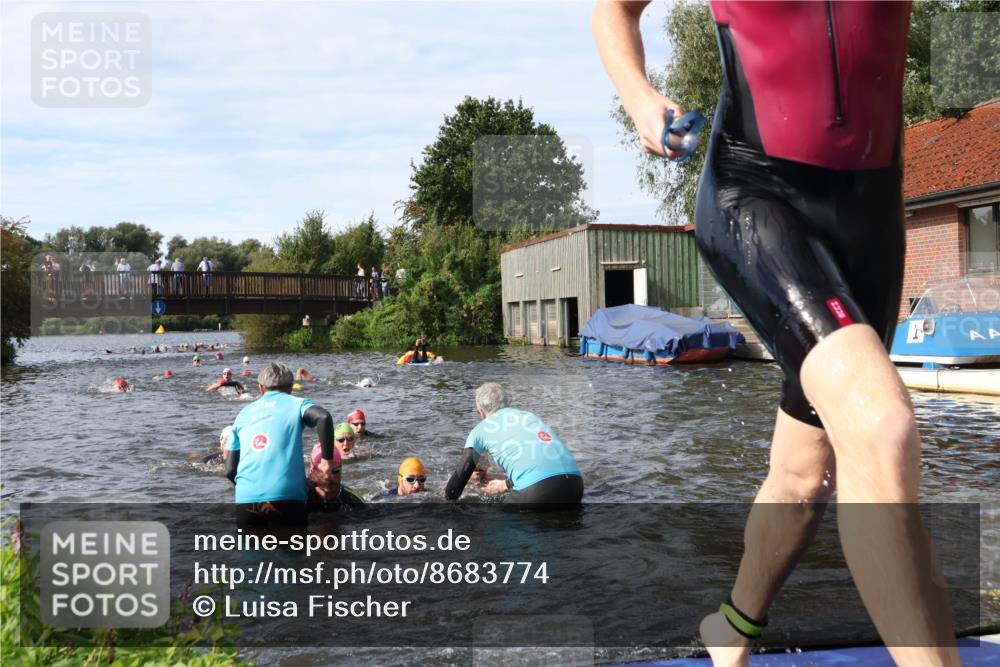 31.08.2025 - Elbe Triathlon Hamburg Luisa Fischer http://msf.ph/oto/8683774 31.08.2025 10:20:26 Schwimmen 1014, 1127, 1140, 1143, 1180, 1216, 1224 meine-sportfotos.de
