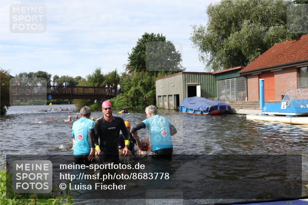 31.08.2025 - Elbe Triathlon Hamburg Luisa Fischer http://msf.ph/oto/8683778 31.08.2025 10:20:27 Schwimmen 1127, 1140, 1143, 1180, 1216, 1224 meine-sportfotos.de