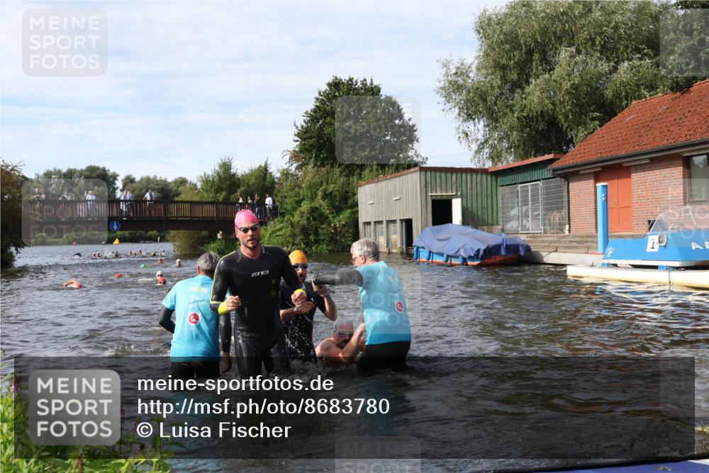 31.08.2025 - Elbe Triathlon Hamburg Luisa Fischer http://msf.ph/oto/8683780 31.08.2025 10:20:27 Schwimmen 1127, 1140, 1143, 1180, 1216, 1224 meine-sportfotos.de