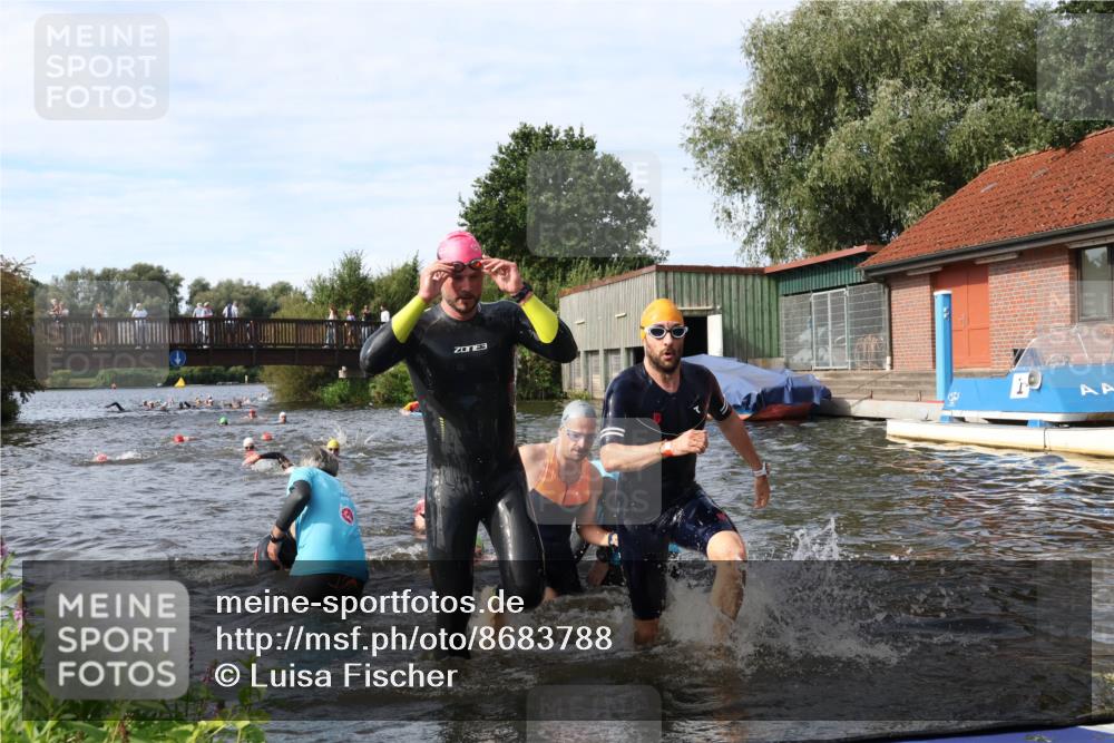 31.08.2025 - Elbe Triathlon Hamburg Luisa Fischer http://msf.ph/oto/8683788 31.08.2025 10:20:29 Schwimmen 1121, 1127, 1140, 1143, 1180, 1216, 1224 meine-sportfotos.de