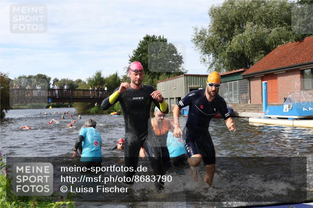 31.08.2025 - Elbe Triathlon Hamburg Luisa Fischer http://msf.ph/oto/8683790 31.08.2025 10:20:29 Schwimmen 1121, 1127, 1140, 1143, 1180, 1216, 1224 meine-sportfotos.de