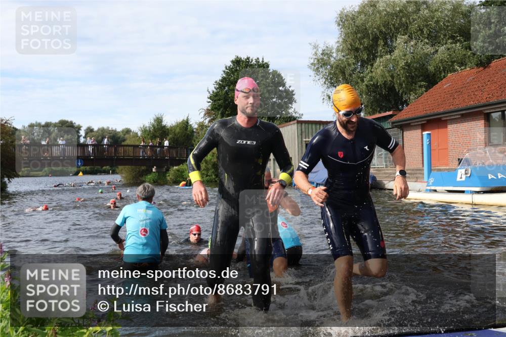 31.08.2025 - Elbe Triathlon Hamburg Luisa Fischer http://msf.ph/oto/8683791 31.08.2025 10:20:30 Schwimmen 1121, 1127, 1140, 1143, 1180, 1216, 1224 meine-sportfotos.de