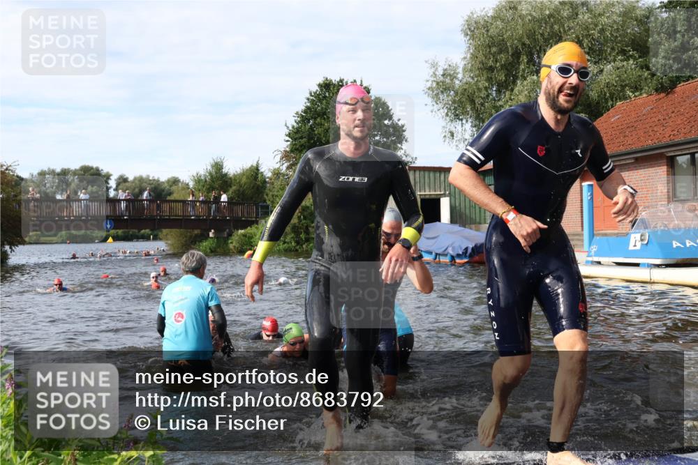 31.08.2025 - Elbe Triathlon Hamburg Luisa Fischer http://msf.ph/oto/8683792 31.08.2025 10:20:30 Schwimmen 1121, 1127, 1140, 1143, 1180, 1216, 1224 meine-sportfotos.de
