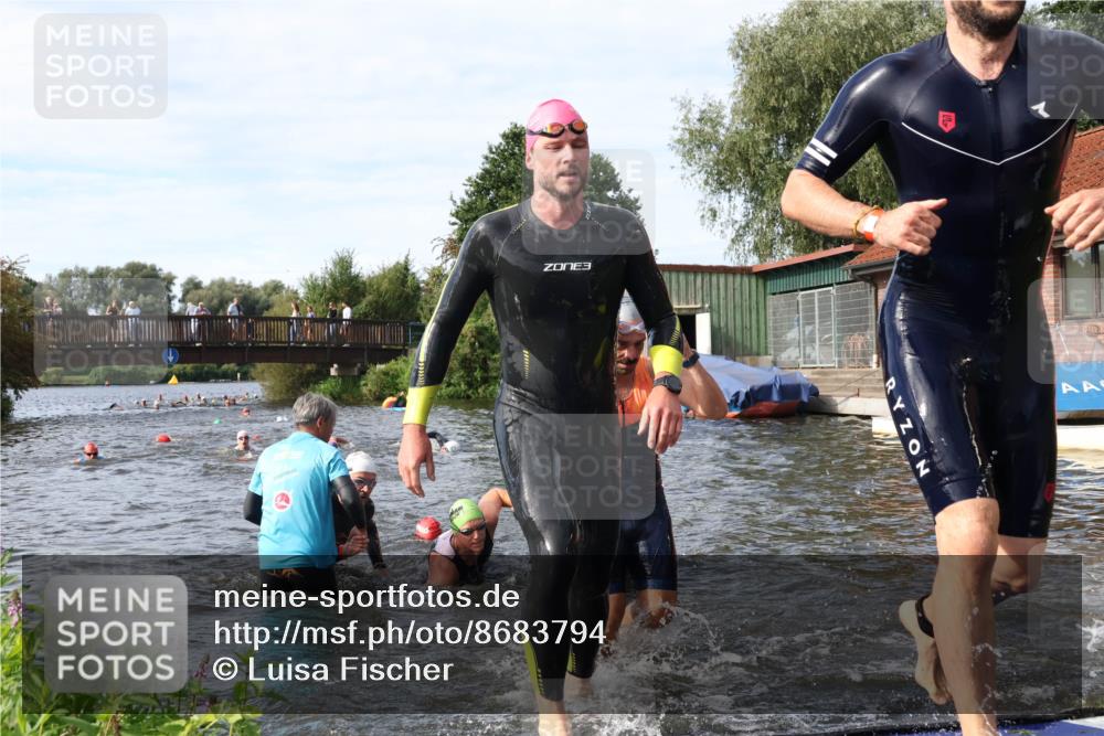 31.08.2025 - Elbe Triathlon Hamburg Luisa Fischer http://msf.ph/oto/8683794 31.08.2025 10:20:30 Schwimmen 1121, 1127, 1140, 1143, 1180, 1216, 1224 meine-sportfotos.de