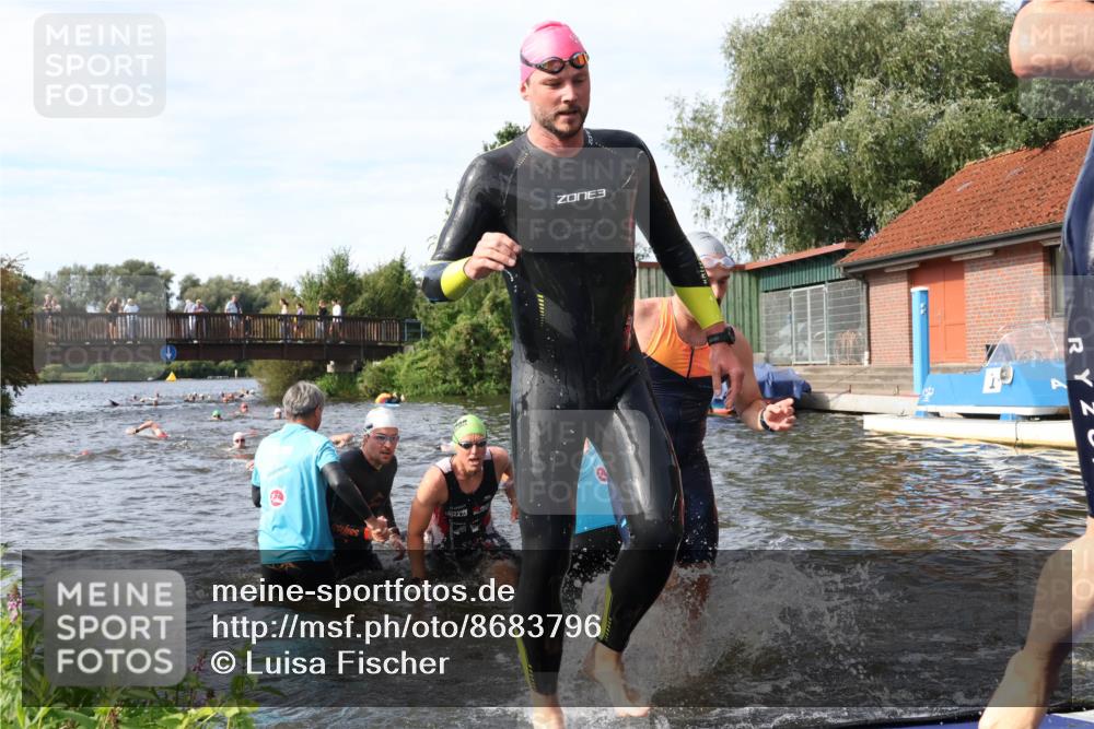 31.08.2025 - Elbe Triathlon Hamburg Luisa Fischer http://msf.ph/oto/8683796 31.08.2025 10:20:31 Schwimmen 1121, 1127, 1140, 1180, 1216, 1224 meine-sportfotos.de